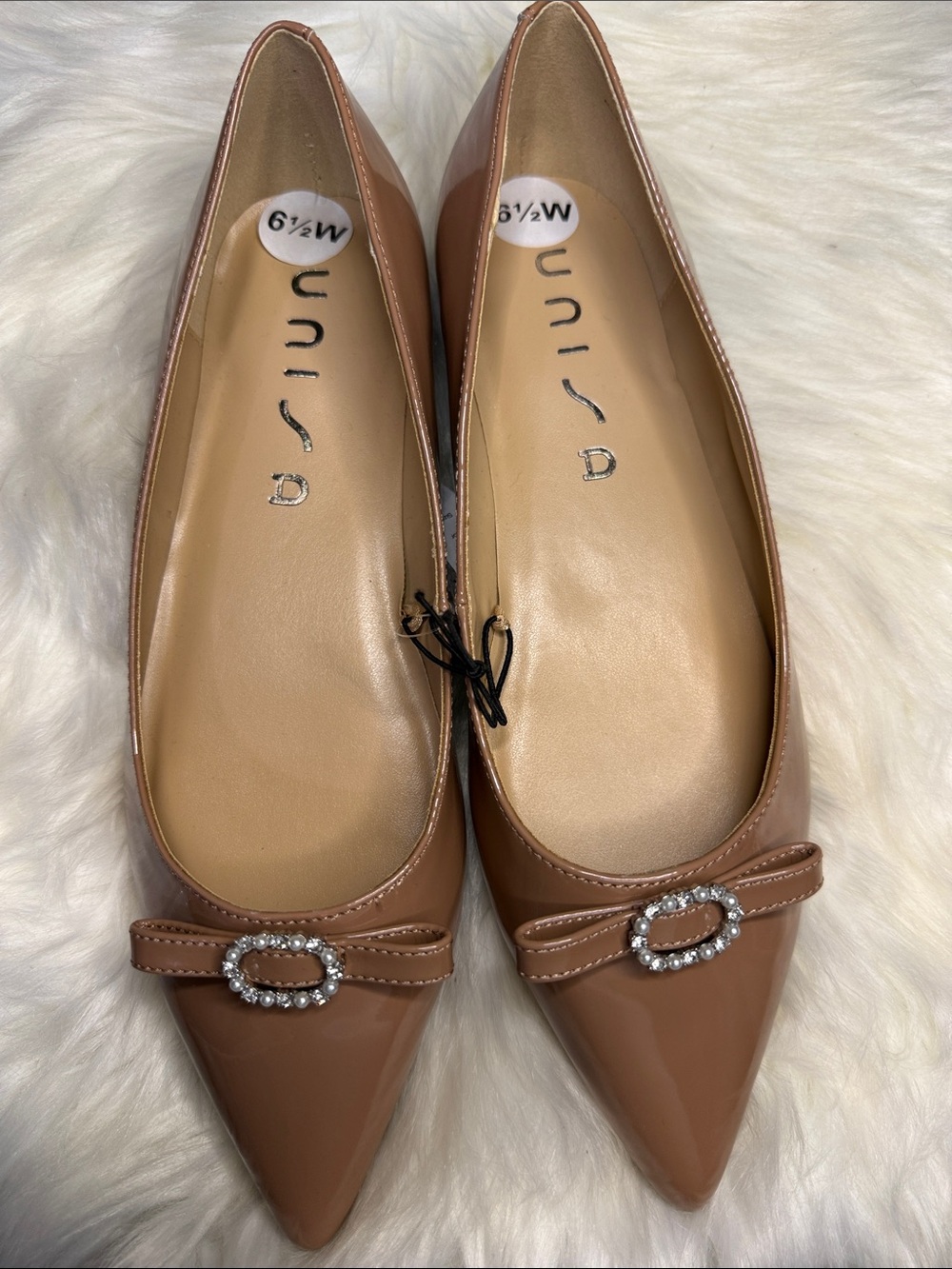 Women Unisa Pointed Flats Size 6.5W
